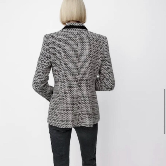 Zara Black and White Blazer - Picture 3 of 16